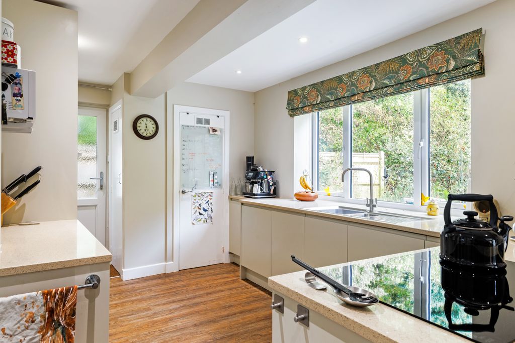 Additional image 3 of 3 bed detached house for salePriory Road, Hungerford RG17