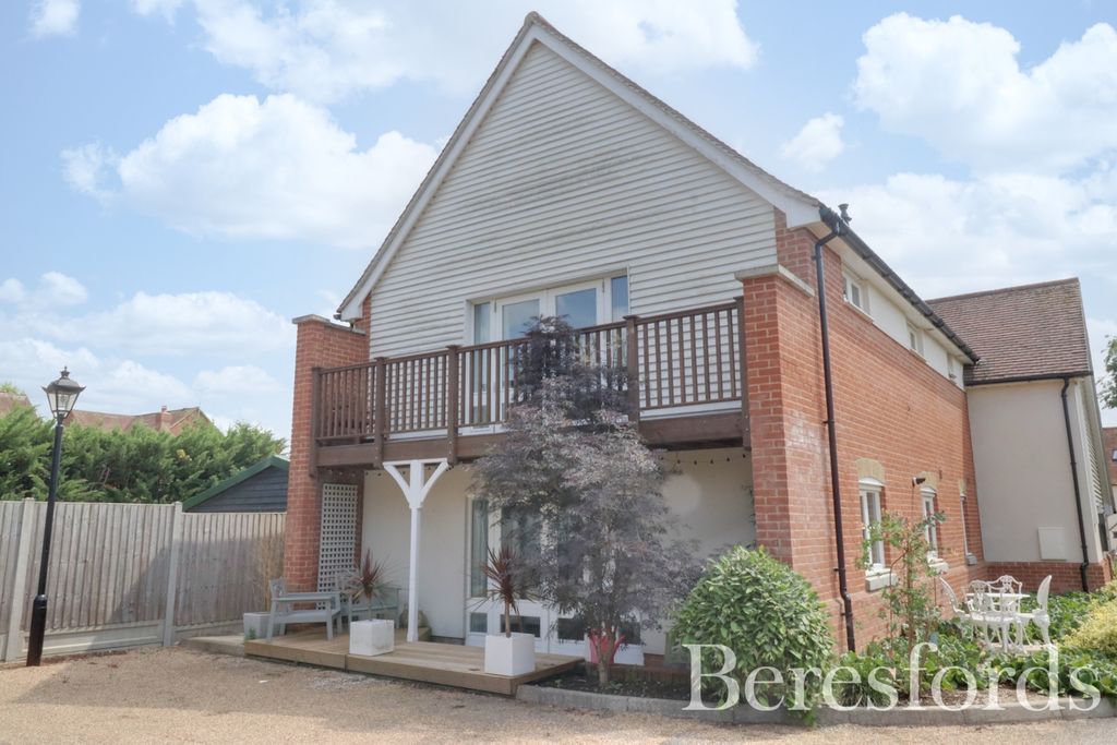 2 bed flat for saleElston Court, Ingatestone CM4