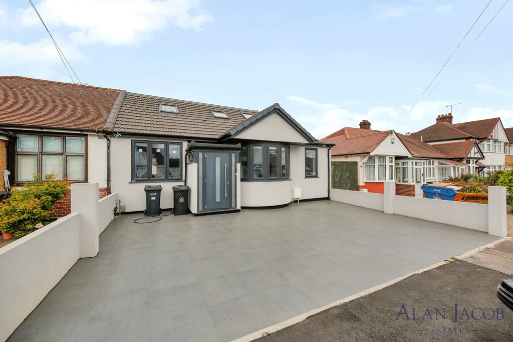 Additional image 43 of 5 bed bungalow for saleJerningham Avenue, Clayhall IG5