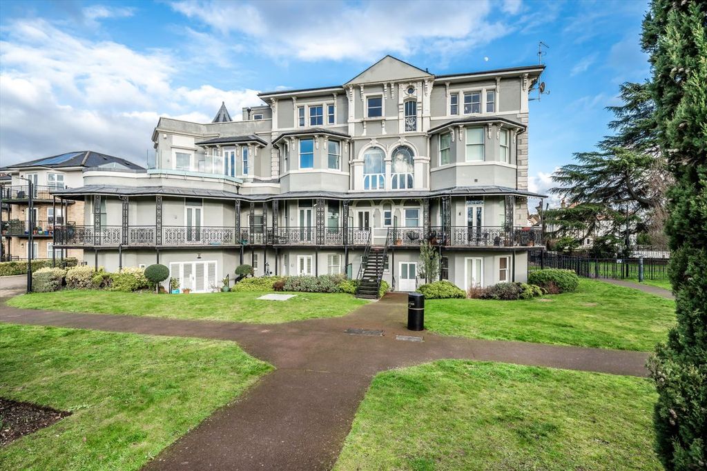 2 bed flat for saleBlumenthal Close, Isleworth TW7