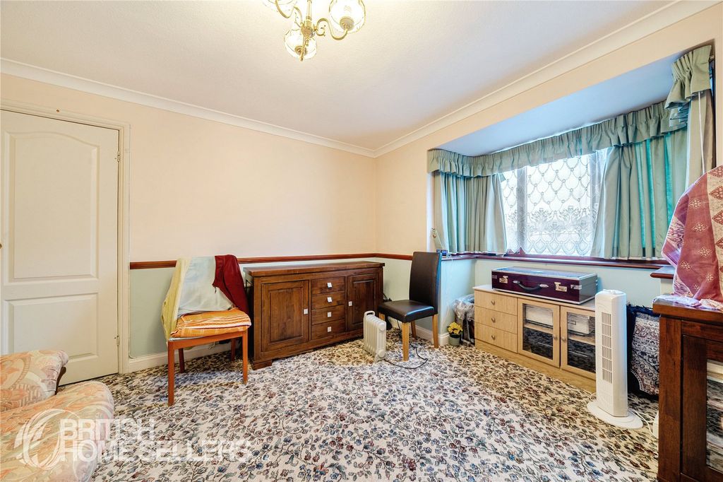Additional image 3 of 5 bed terraced house for saleElm Grove, Kidlington, Oxfordshire OX5