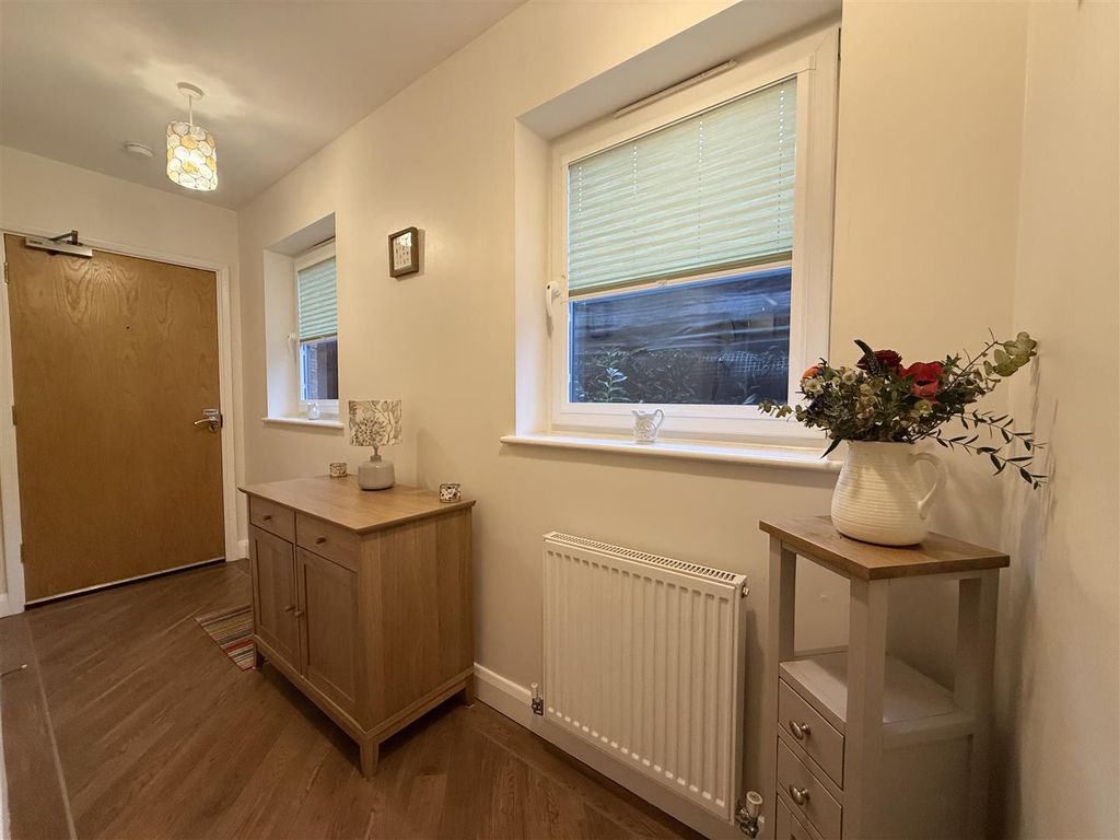 Additional image 7 of 2 bed flat for saleWalnut Close, Hyde SK14