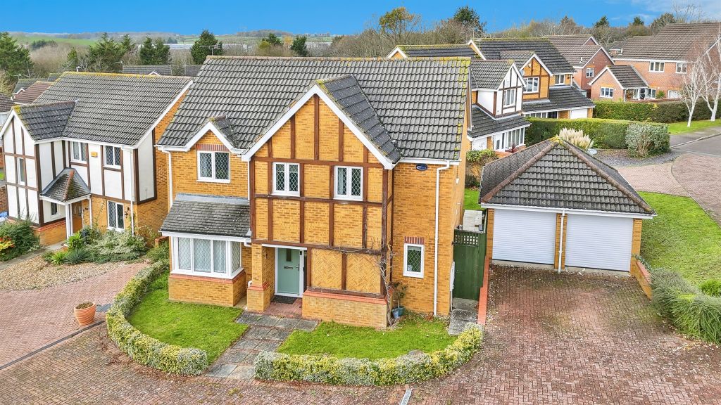4 bed detached house for saleGoodhew Close, Kettering NN15