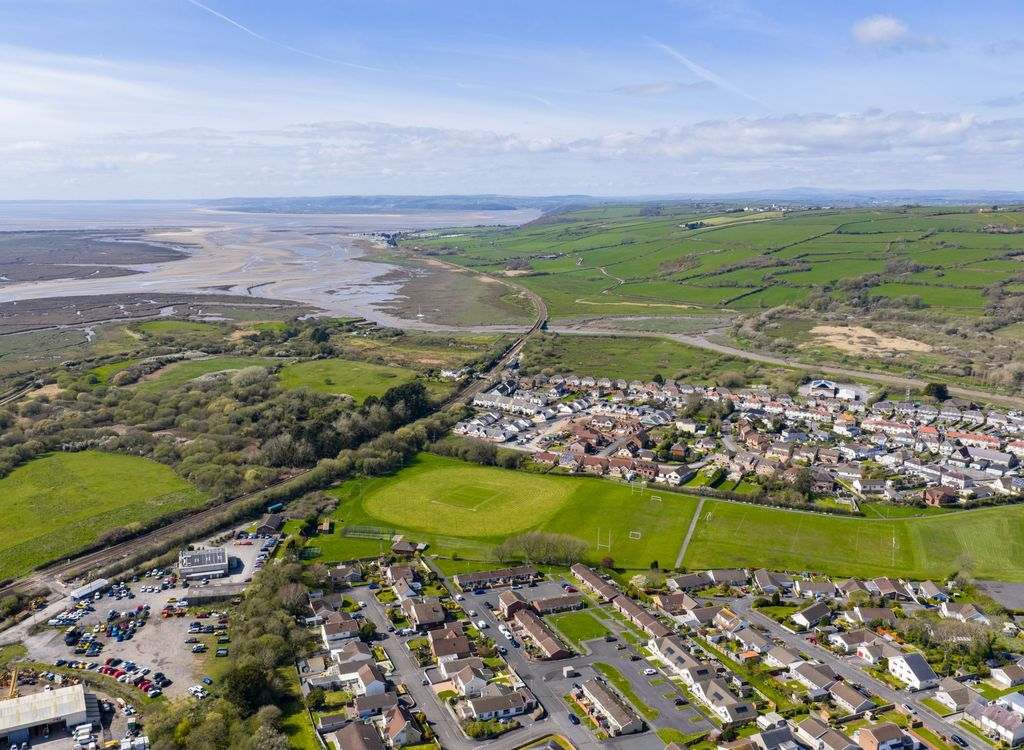 Additional image 36 of 3 bed detached bungalow for sale10-24 Llys Y Felin, Kidwelly SA17