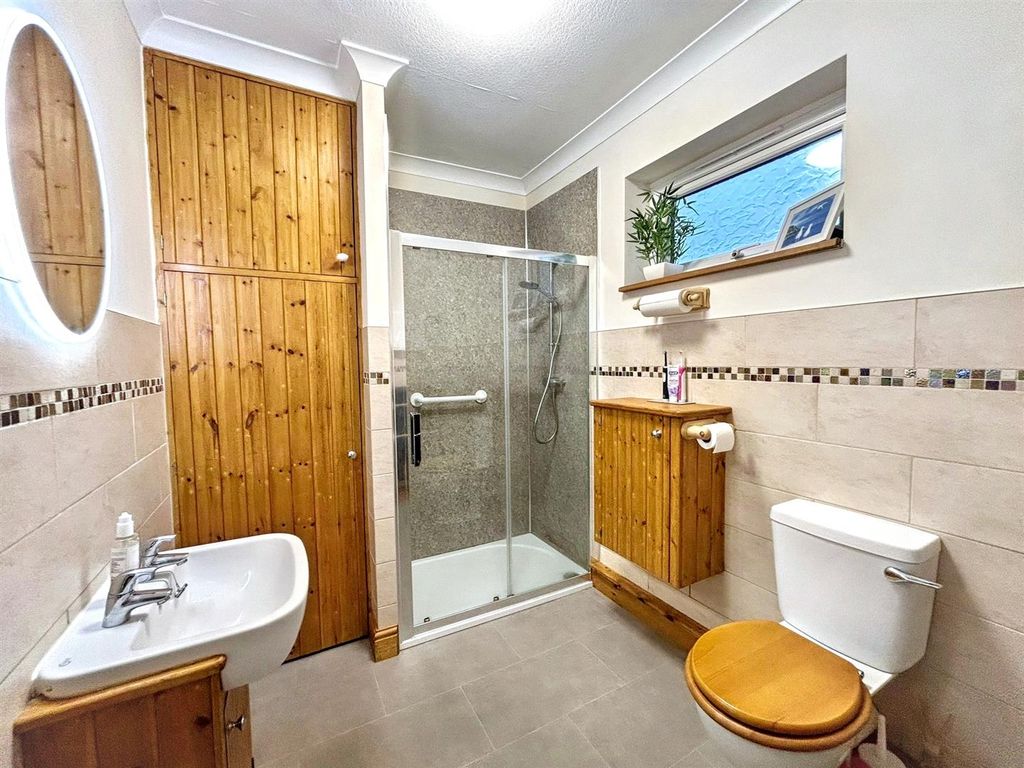 Additional image 18 of 3 bed detached bungalow for saleMeinciau Road, Mynyddygarreg, Kidwelly SA17
