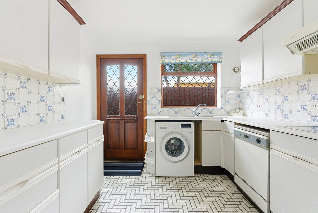 Additional image 14 of 5 bed detached house for saleNorwood Lane, Iver SL0