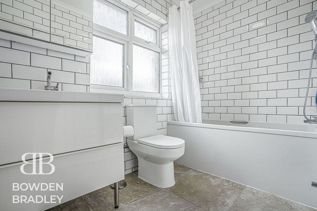 Additional image 23 of 5 bed property for saleAbbotswood Gardens, Clayhall IG5