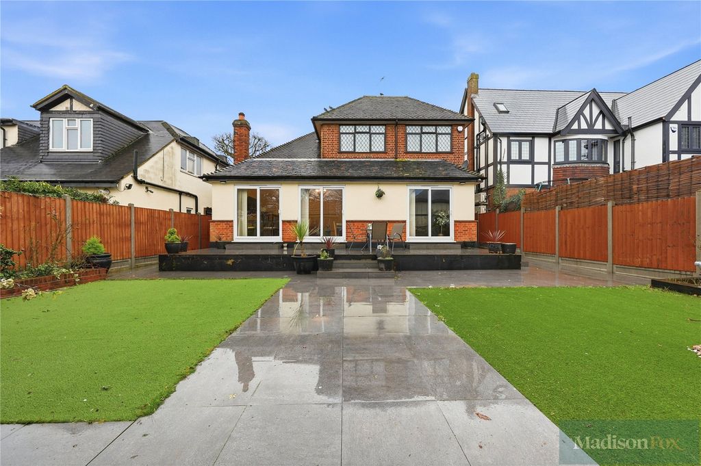Additional image 25 of 4 bed detached house for saleTomswood Road, Chigwell, Essex IG7