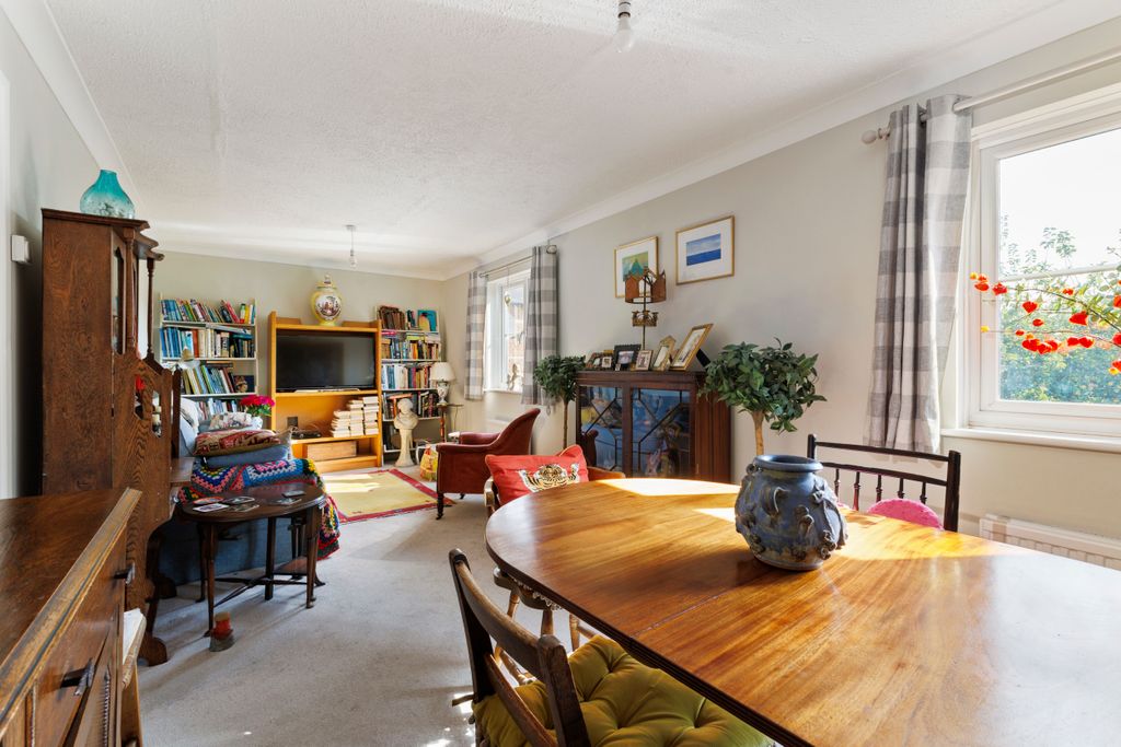 Additional image 4 of 2 bed maisonette for saleHigh Street, Hungerford RG17
