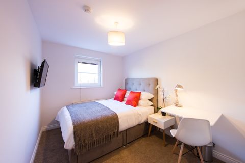 Battle Square, Reading RG30, Room to rent