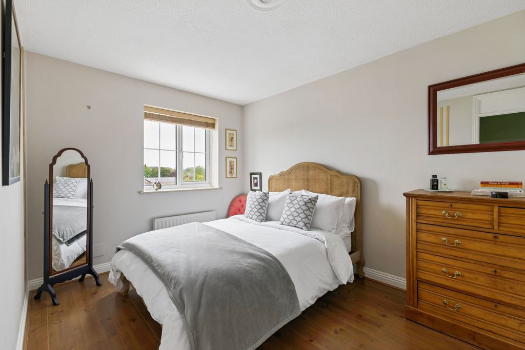 Additional image 7 of 3 bed semi-detached house for saleOakes Court, Hungerford RG17