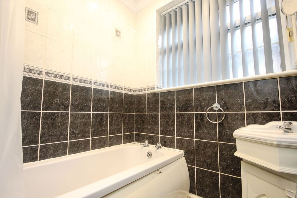 Additional image 11 of 3 bed detached bungalow for saleShetland Way, Immingham DN40
