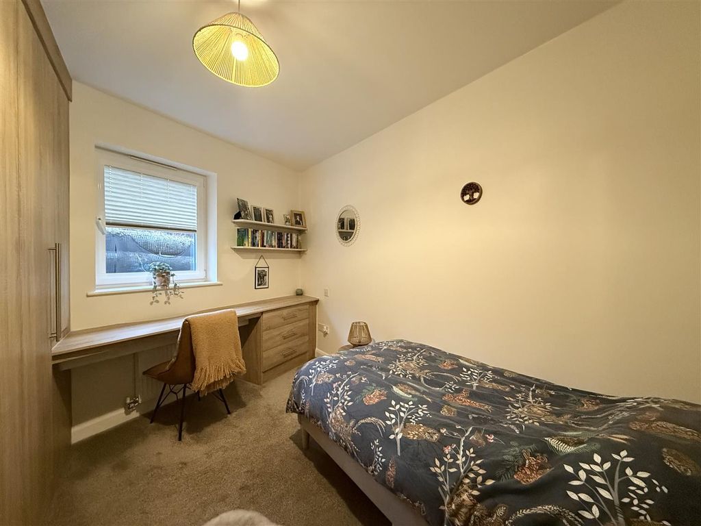 Additional image 11 of 2 bed flat for saleWalnut Close, Hyde SK14