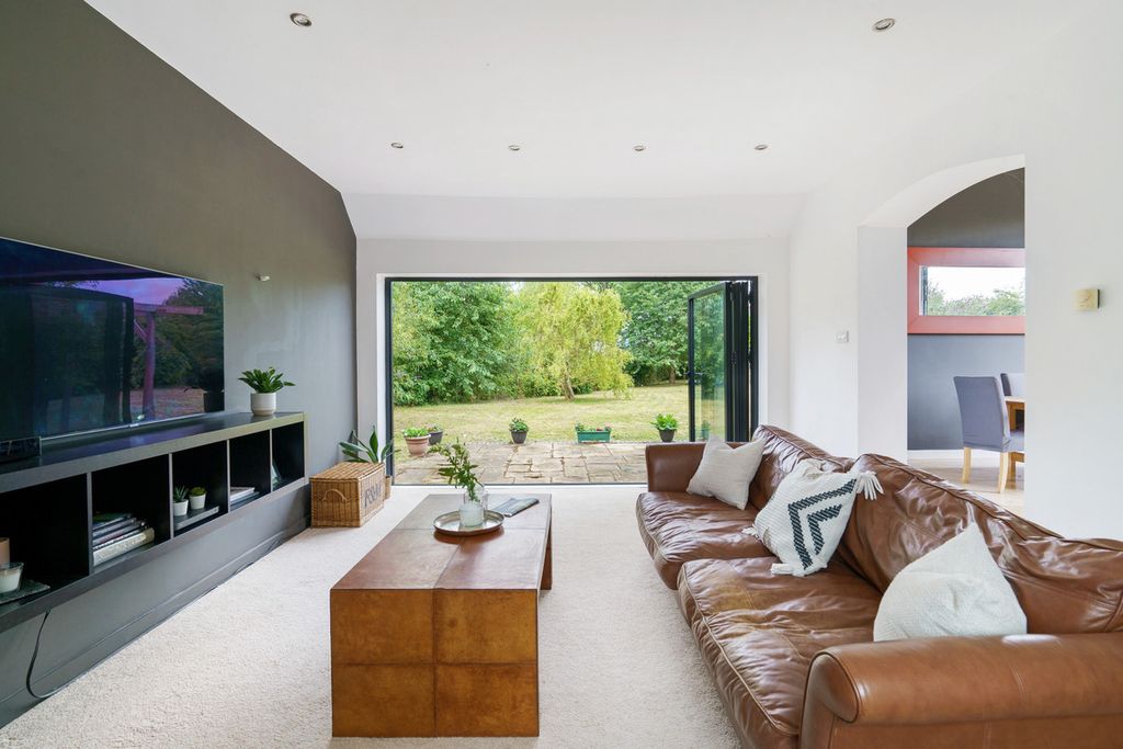 3 bed barn conversion for saleDalehouse Lane, Kenilworth CV8 photo 3