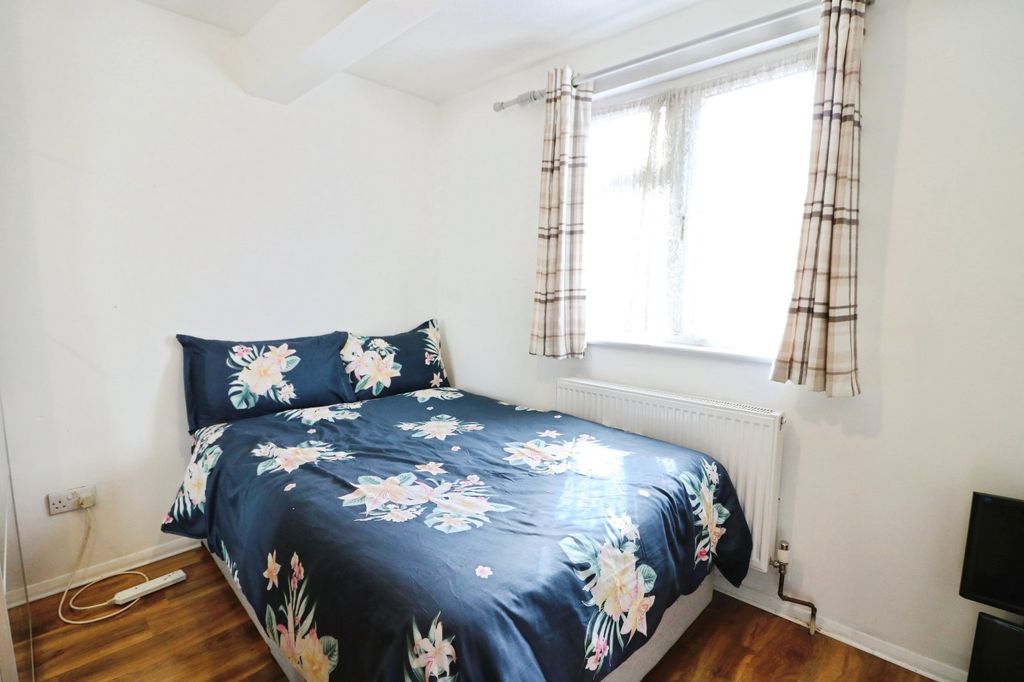 Additional image 14 of 6 bed detached house for saleCarswell Close, Ilford IG4