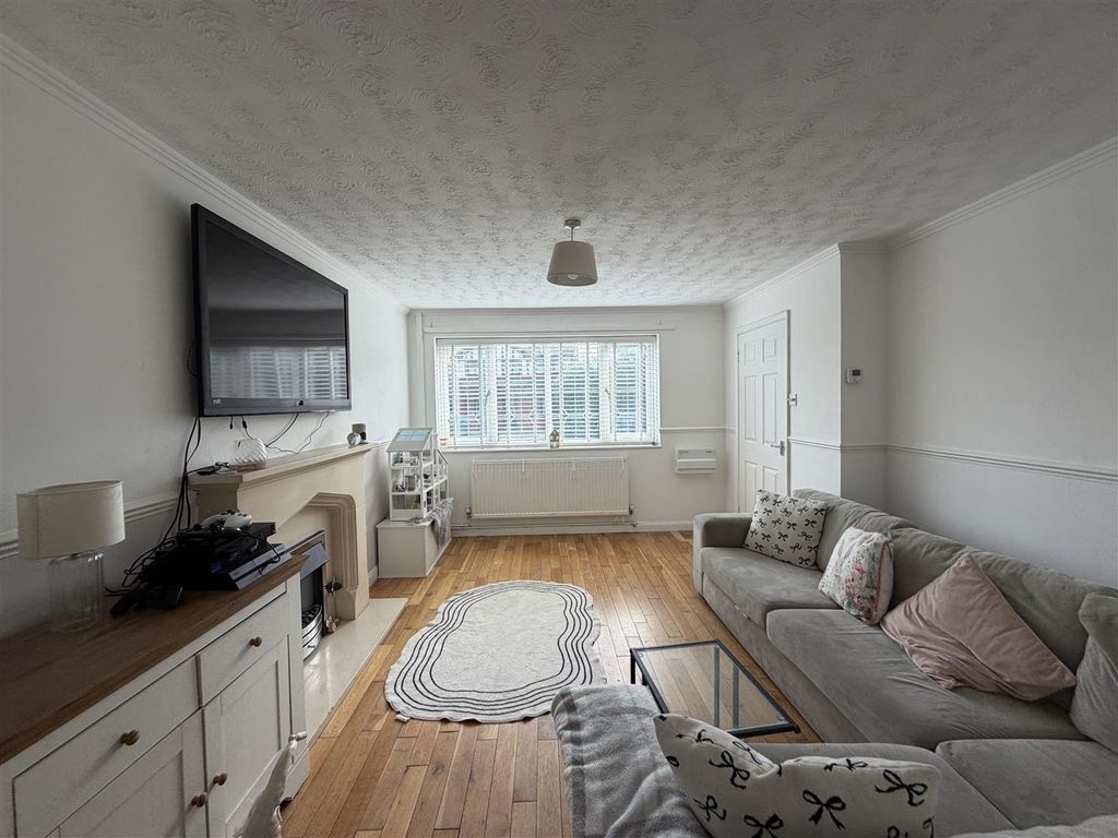 Additional image 2 of 3 bed semi-detached house for saleGylden Close, Hyde SK14