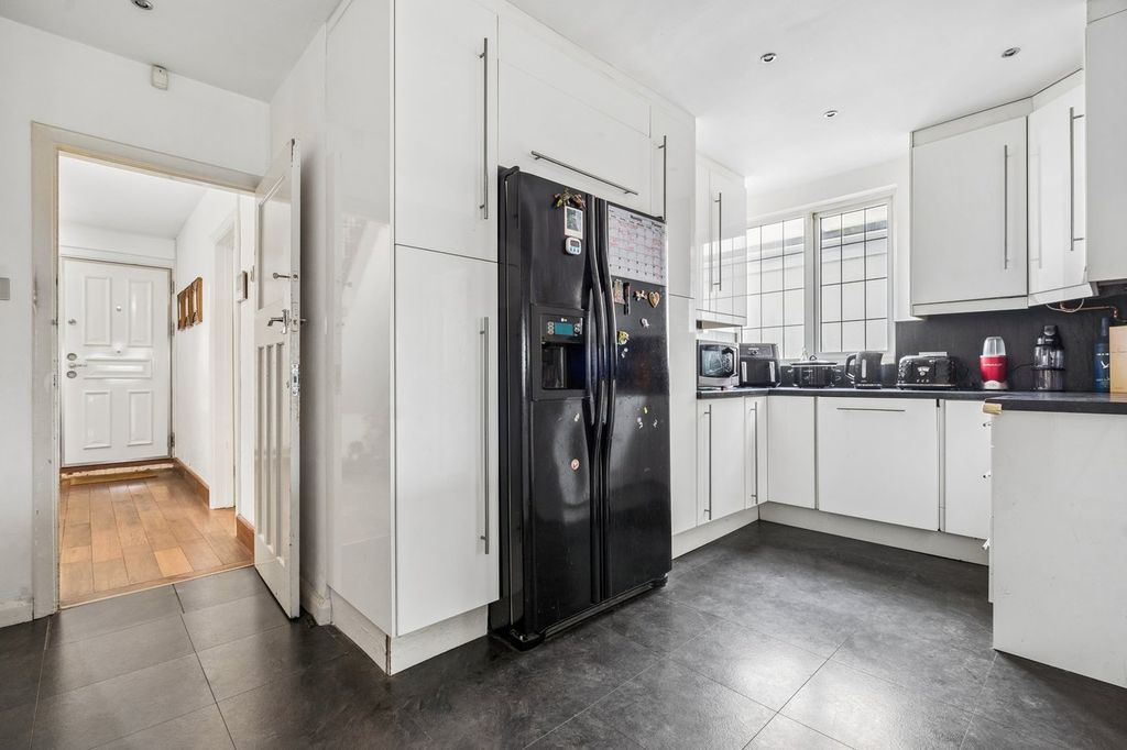 Additional image 25 of 4 bed detached house for saleWellesley Avenue, Iver SL0