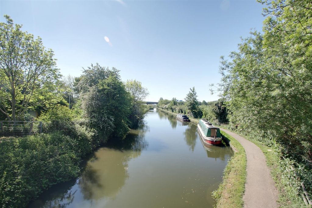 Additional image 11 of 2 bed flat for saleWharf Way, Hunton Bridge, Kings Langley WD4