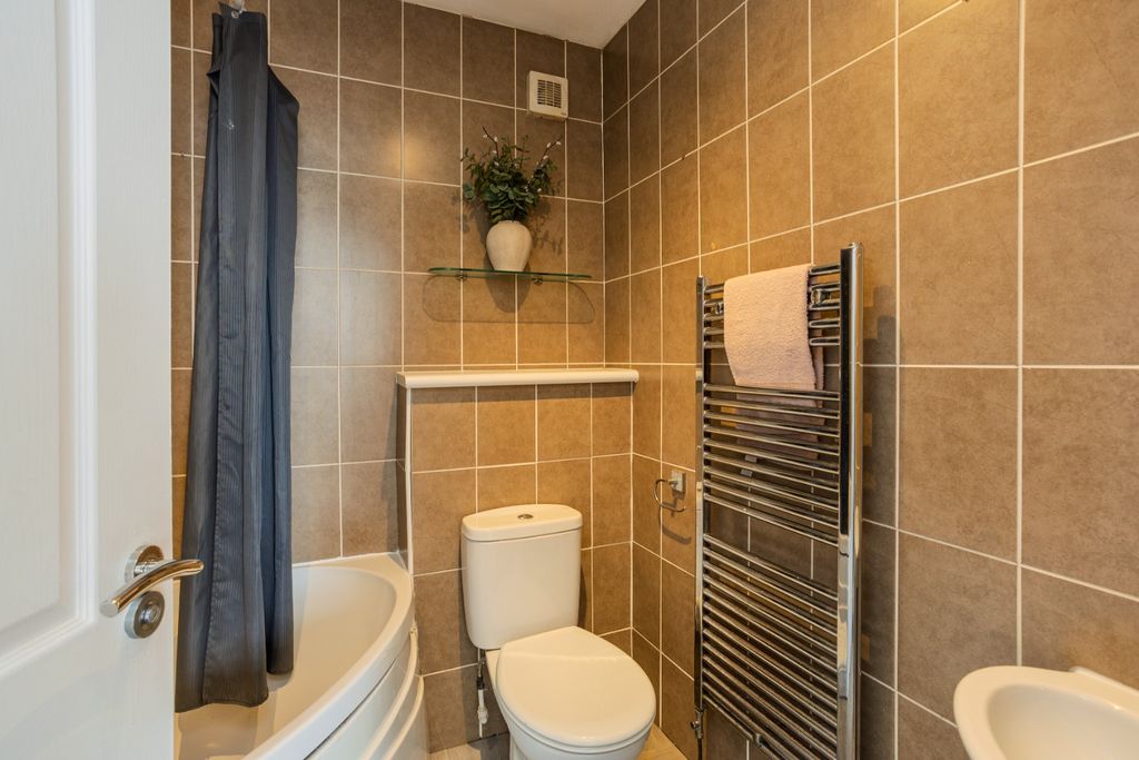 Additional image 15 of 2 bed flat for saleHigh Street, Kirkcaldy KY1
