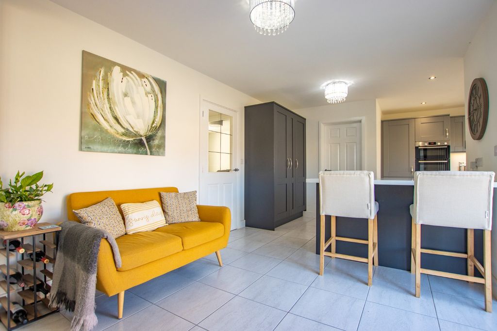 4 bed detached house for salePoppy Crescent, Hunstanton PE36 photo 5