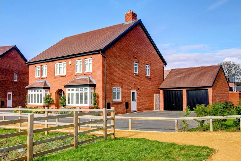 5 bed detached house for saleSeymour Green, Kenilworth, Warwickshire CV8