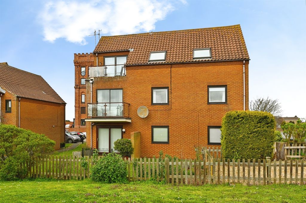 2 bed flat for saleKings Lynn Road, Hunstanton PE36