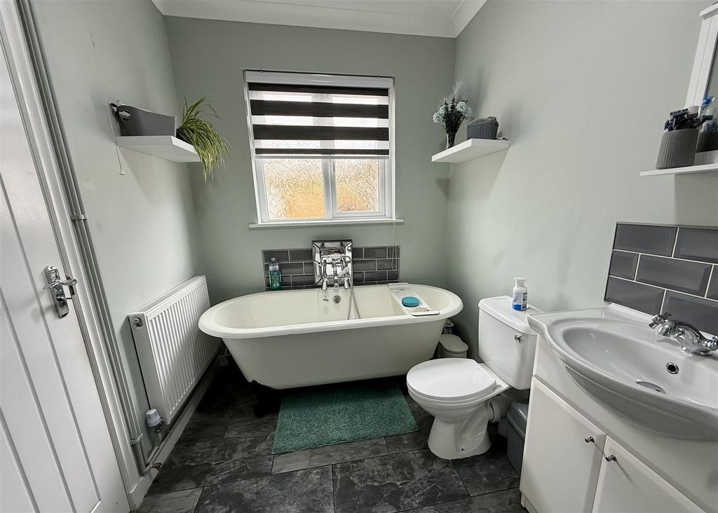 Additional image 19 of 4 bed detached bungalow for saleMorfa Maen, Kidwelly SA17
