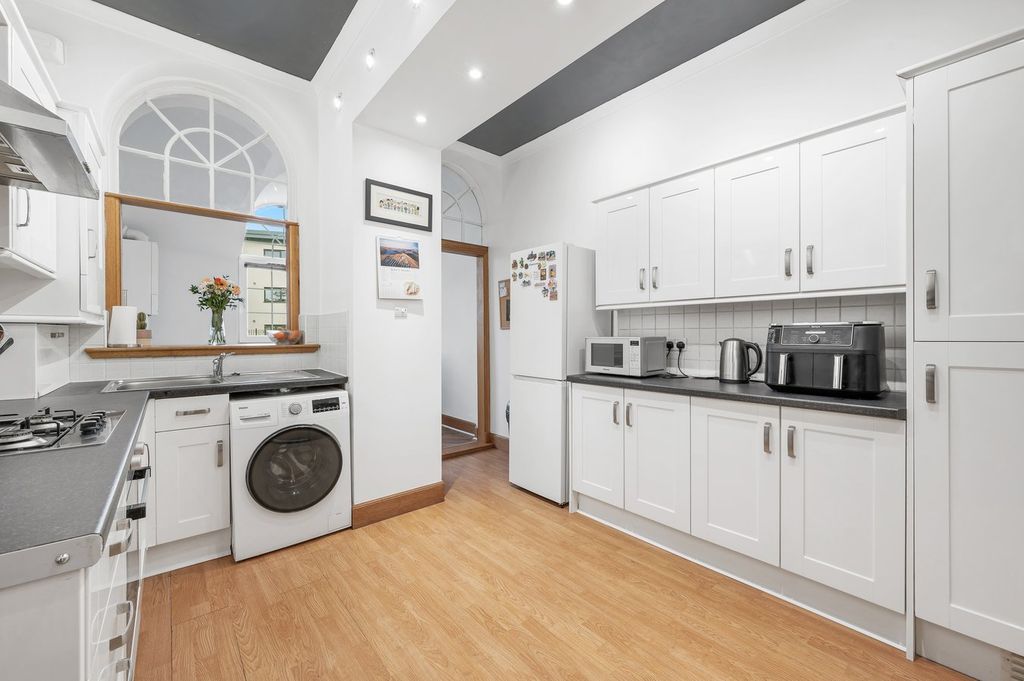 2 bed flat for saleParkgate, Rosyth, Dunfermline KY11 photo 3