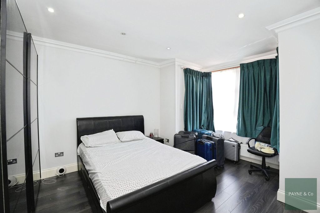 Additional image 15 of 5 bed terraced house for saleCavendish Gardens, Ilford IG1