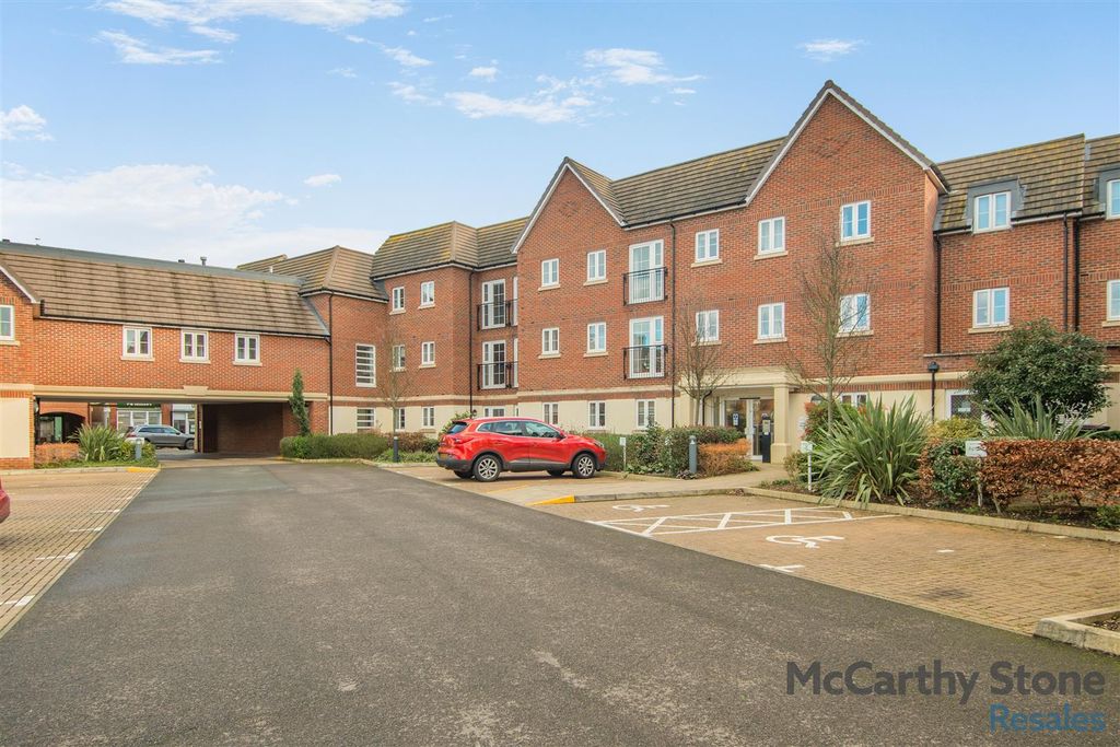 1 bed flat for saleLowe House, London Road, Knebworth SG3