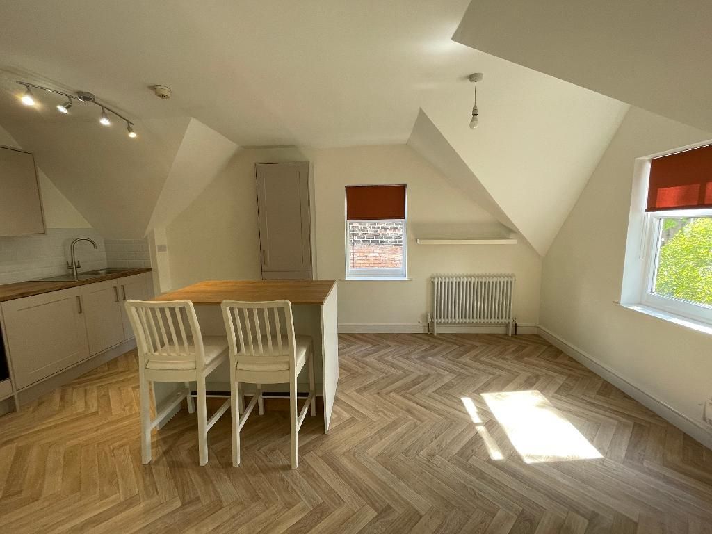 Additional image 3 of 2 bed flat for salePark Avenue, Hull HU5