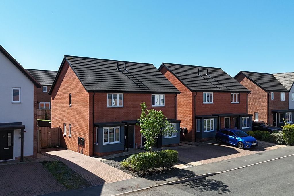 2 bed semi-detached house for saleSatchwell Place, Ibstock, Leicestershire LE67