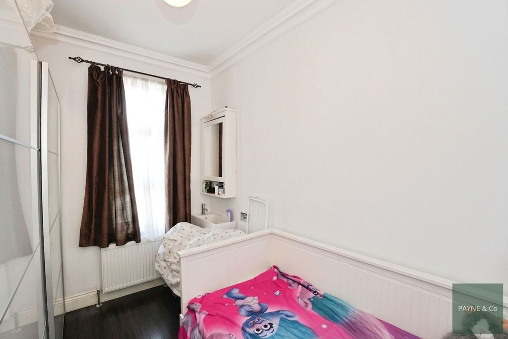 Additional image 17 of 5 bed terraced house for saleCavendish Gardens, Ilford IG1