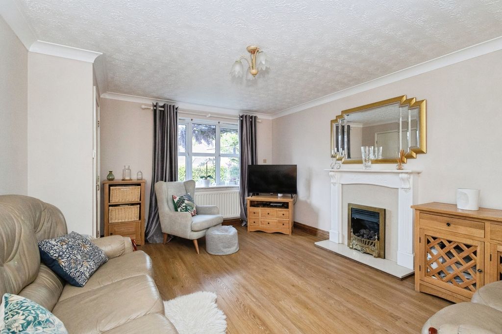 Additional image 3 of 3 bed semi-detached house for saleJames Drive, Hyde, Greater Manchester SK14