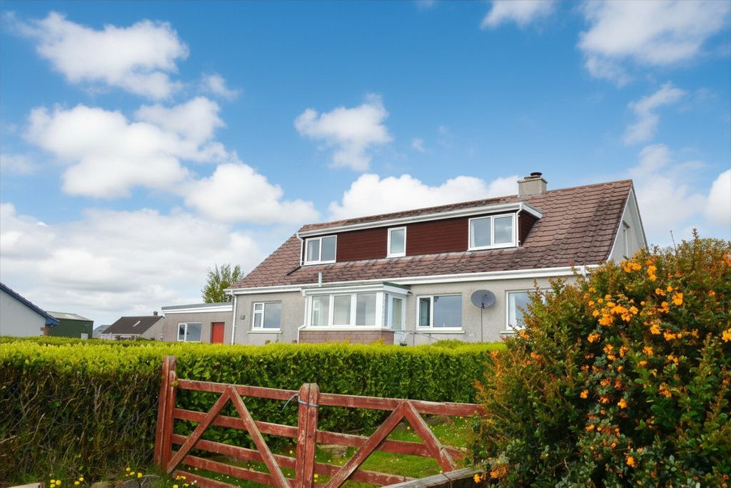 6 bed detached house for saleTong HS2 photo 3