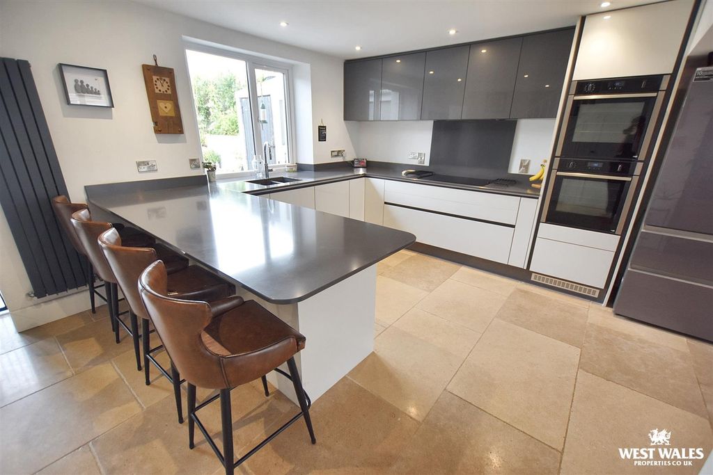 Additional image 7 of 5 bed detached house for saleCarmarthen Road, Kilgetty SA68