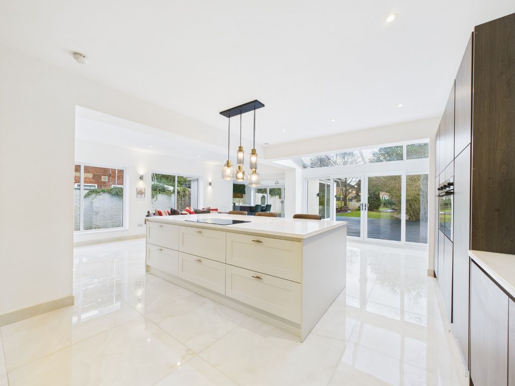 Additional image 2 of 6 bed semi-detached house for saleNewland Park, Hull HU5