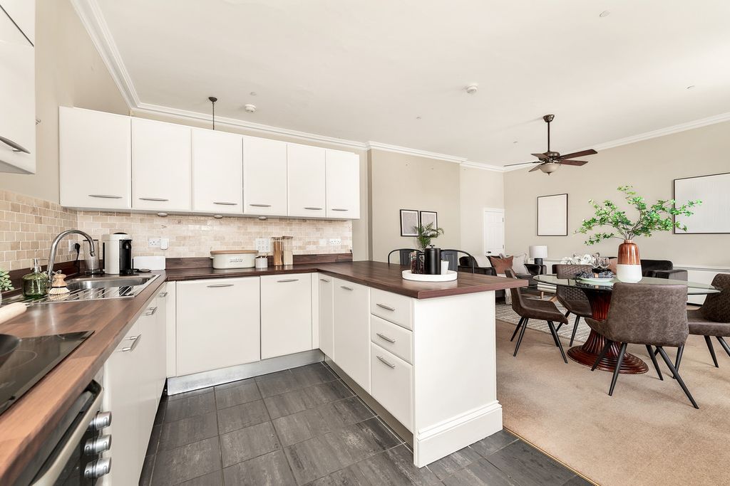 2 bed penthouse for saleGeorge Street, Huntingdon PE29