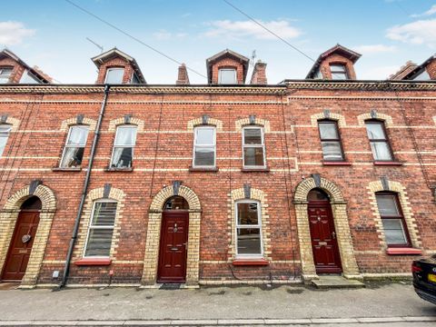Victoria Crescent, Lisburn BT27