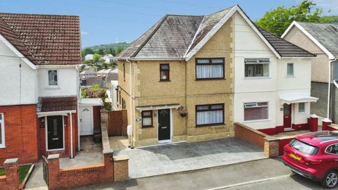 Grove Road, Clydach, Swansea SA6