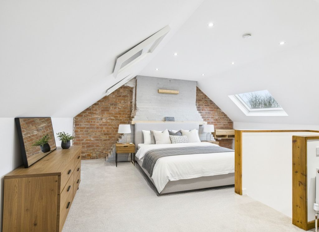 Additional image 22 of 6 bed semi-detached house for saleNewland Park, Hull HU5