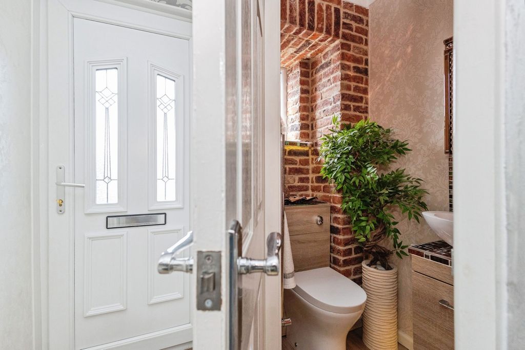 Additional image 3 of 4 bed detached house for saleWelch Road, Hyde, Greater Manchester SK14