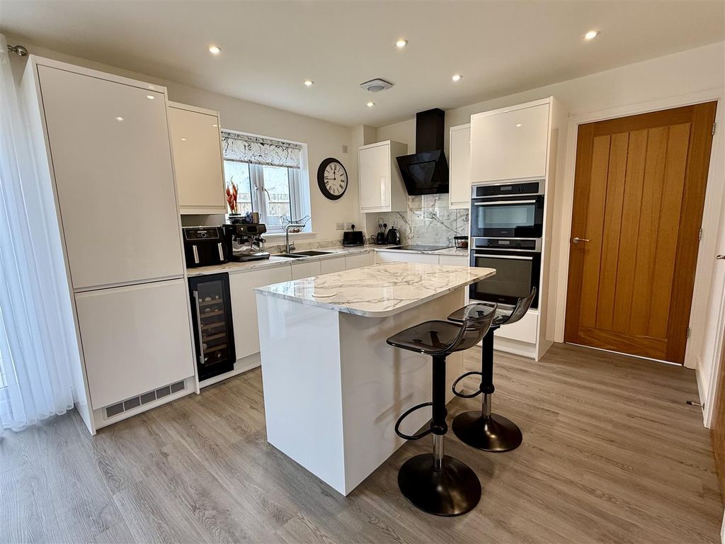 Additional image 8 of 4 bed detached house for saleGerddi Gwenllian, Mynyddygarreg, Kidwelly SA17