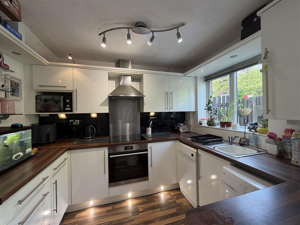 Additional image 4 of 3 bed semi-detached house for saleGylden Close, Hyde SK14