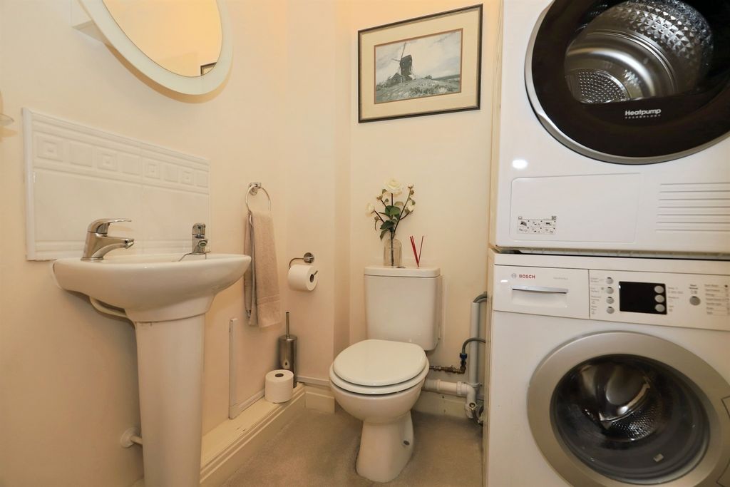 Additional image 17 of 2 bed flat for saleOldnall Road, Kidderminster DY10