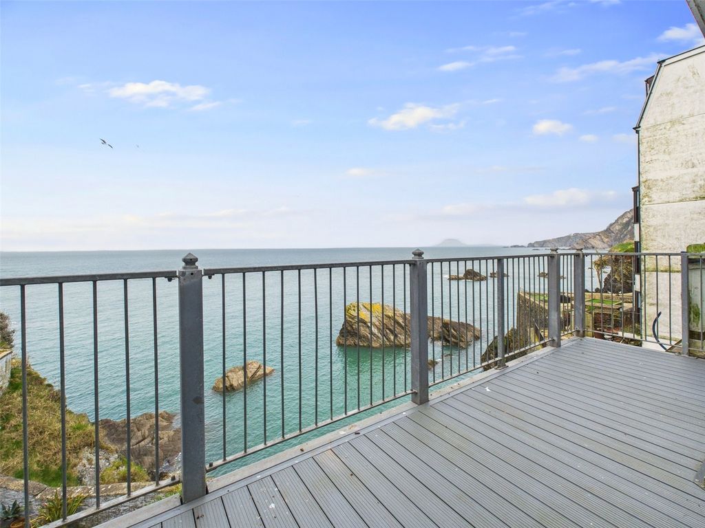 2 bed flat for saleParade Terrace, Ilfracombe, Devon EX34 photo 2