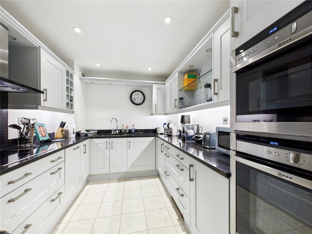 Additional image 4 of 2 bed flat for saleNeptune Square, Ipswich, Suffolk IP4
