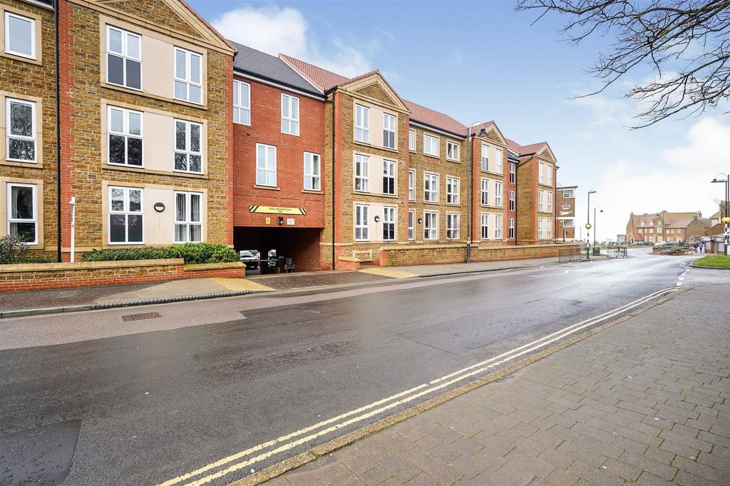 2 bed flat for saleHamon Court, 1 St. Edmunds Terrace, Hunstanton PE36