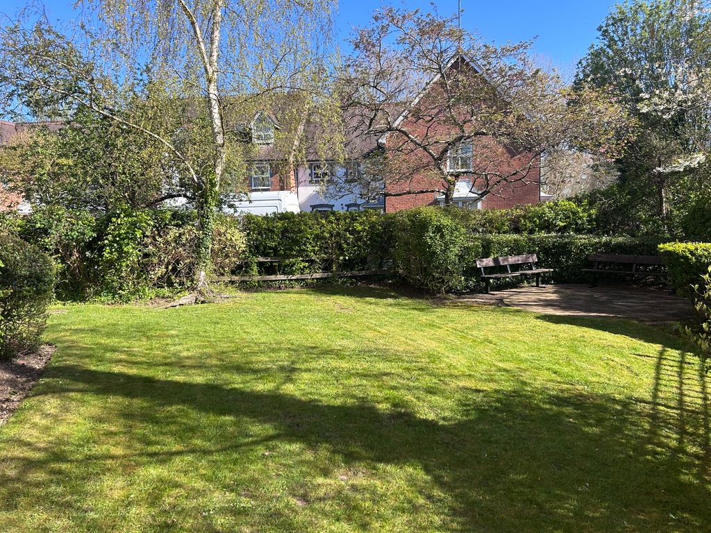 Additional image 11 of 2 bed flat for saleMeadowview, Hungerford RG17