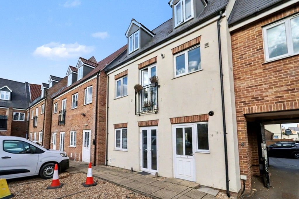 2 bed flat for saleDuggie Carter Court, King's Lynn, Norfolk PE30